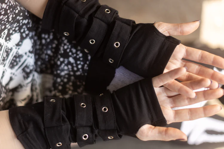 Clips Arm Warmer - Image 4