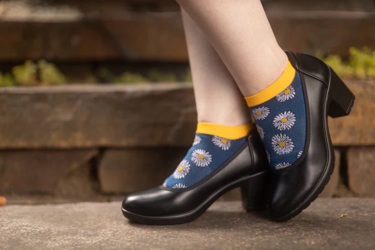 Daisy Flowers Ankle Socks - Image 4