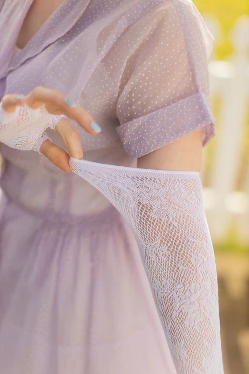 Floral Lace Long Fingerless Gloves - Image 10