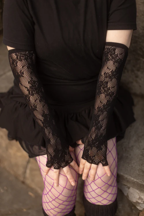 Floral Lace Long Fingerless Gloves - Image 2