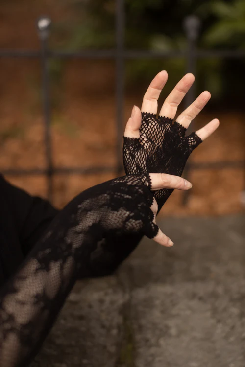 Floral Lace Long Fingerless Gloves - Image 4