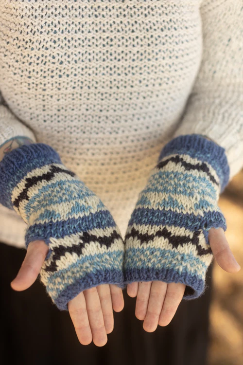 Geometric Wool Arm Warmers - Image 10