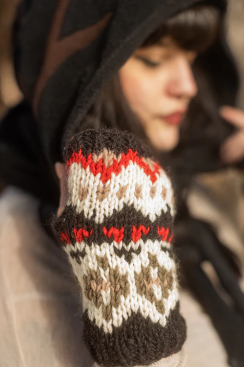 Geometric Wool Arm Warmers - Image 2