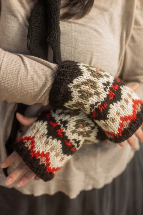 Geometric Wool Arm Warmers - Image 3
