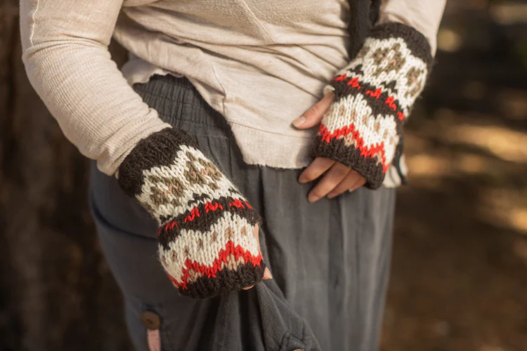 Geometric Wool Arm Warmers - Image 5