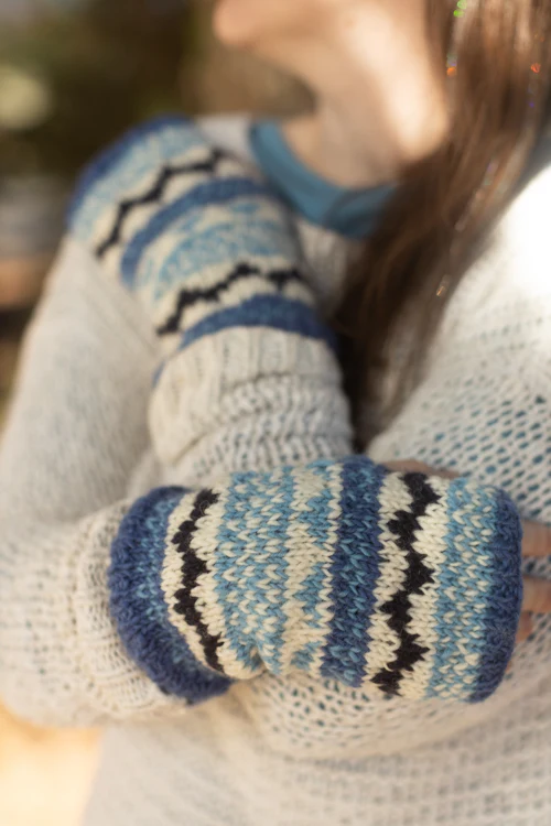 Geometric Wool Arm Warmers - Image 8