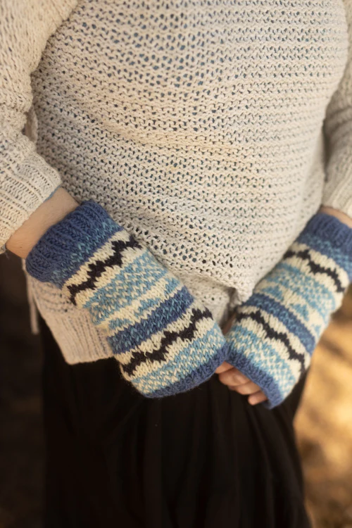 Geometric Wool Arm Warmers - Image 9