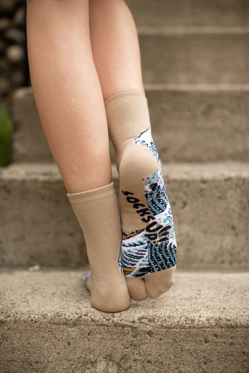 Hokusai Tabi Socks - Image 10