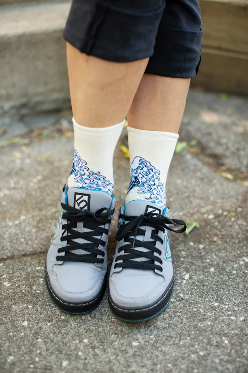Hokusai Tabi Socks - Image 6