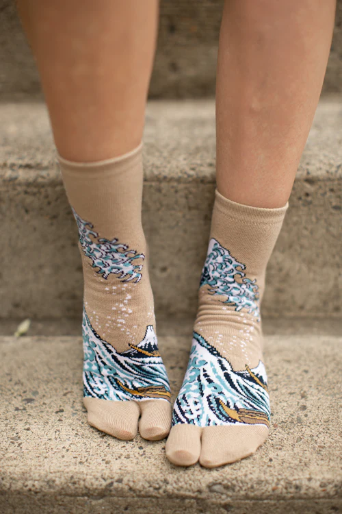 Hokusai Tabi Socks - Image 7