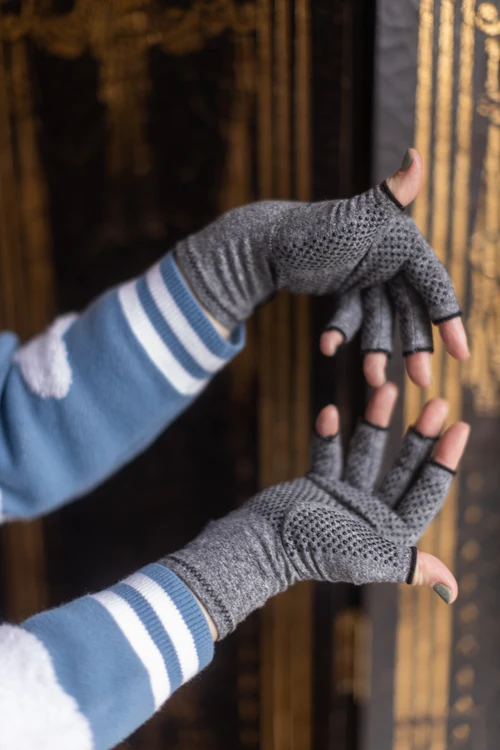 Imak Active Compression Fingerless Gloves with Grips - Image 2