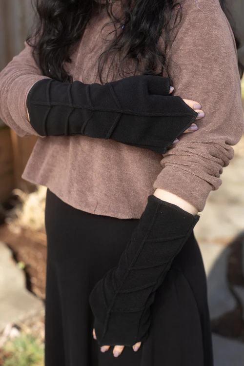 Leaf Pattern Fleece Arm Warmers - Image 3