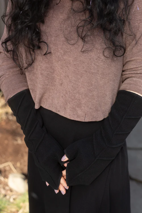Leaf Pattern Fleece Arm Warmers - Image 5