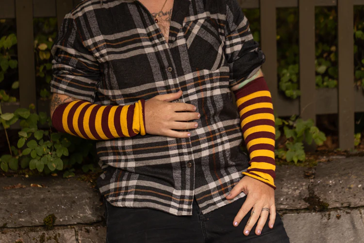 M Sleeves - Dark Red/Gold - Image 4