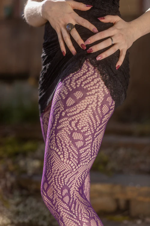 Peacock Feathers Net Tights - Image 6