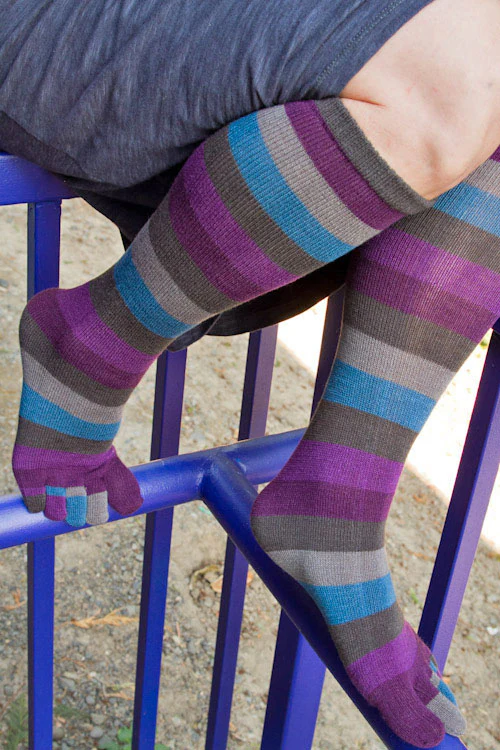 Peacock Stripe Toe Socks - Image 3