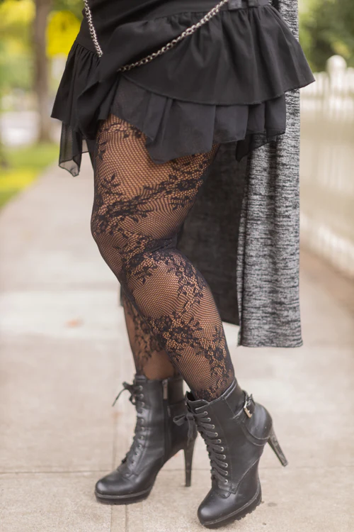 Plus Size Delicate Floral Lace Net Tights - Image 2