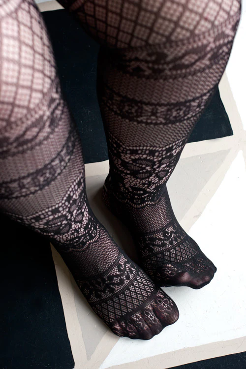 Plus Size Instarsia Lace Net Tights - Image 5