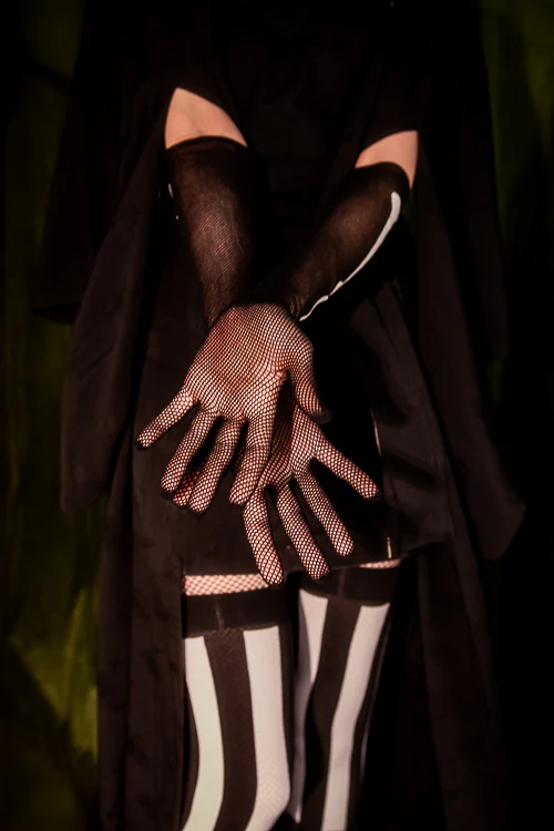 Skeleton Fishnet Long Gloves - Image 5