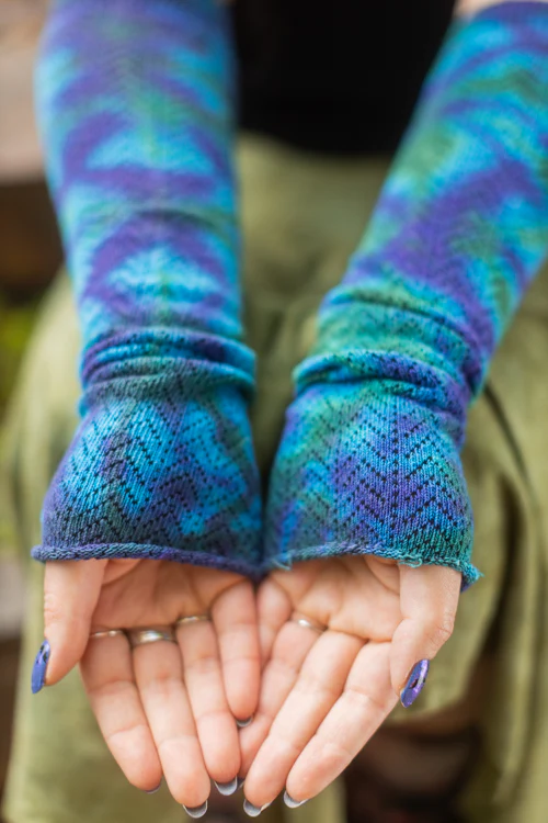 Tie Dye Chevron Sleeves - Image 3