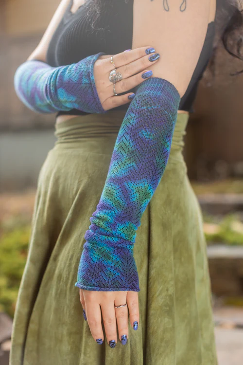 Tie Dye Chevron Sleeves - Image 4