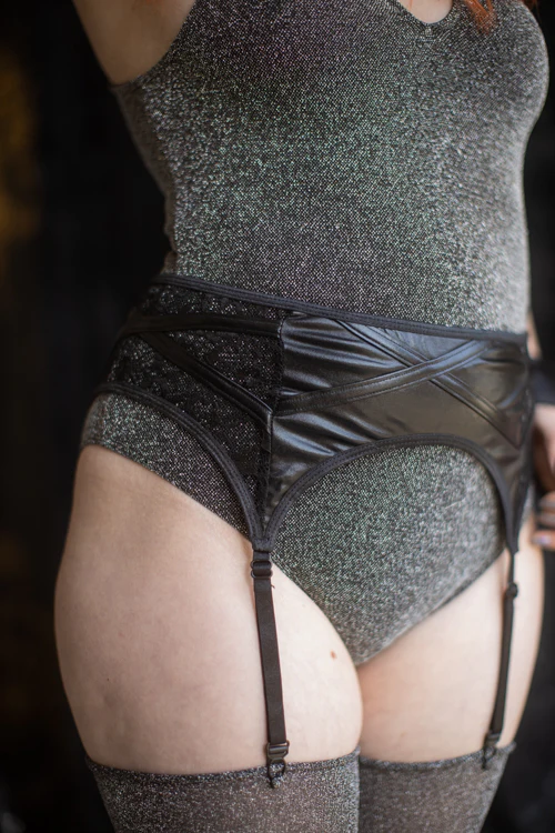 Wet Look and Lace Garter Belt - Image 3